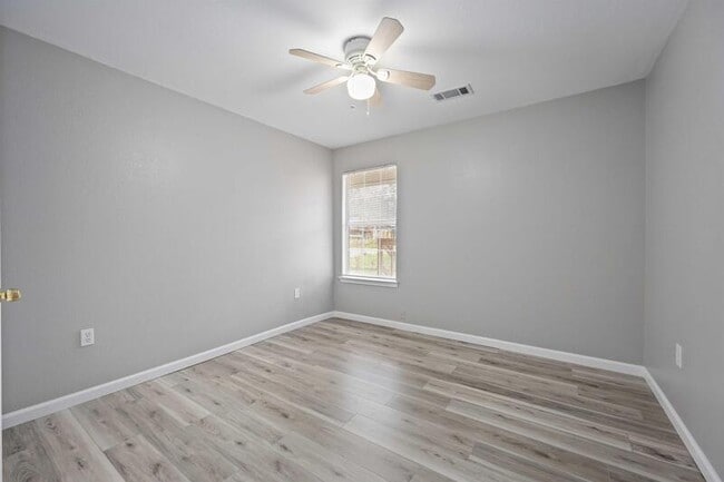 Building Photo - 1728 Connorvale Rd