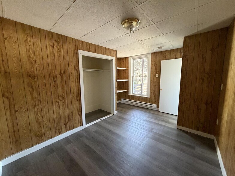 Building Photo - 9 School St