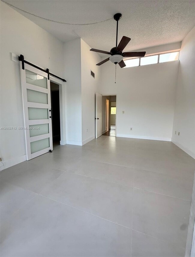 Building Photo - 14293 SW Kendale Lakes Cir