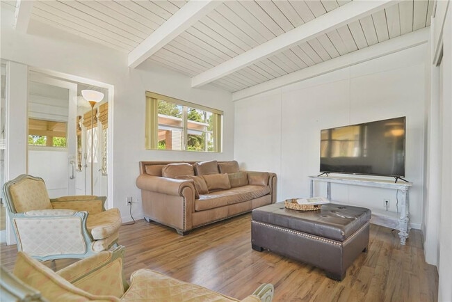 Building Photo - 7 Sunset Ln