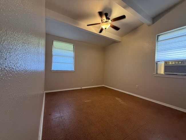 Building Photo - 112 Jenny Kay Ln
