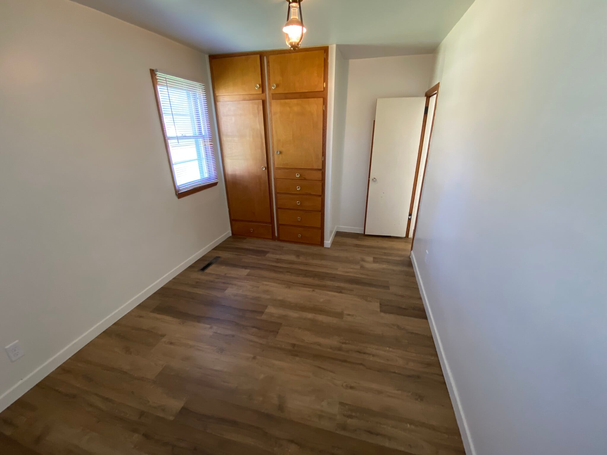 Bedroom 2 - 2920 E Ave
