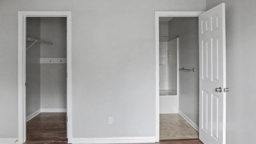 Building Photo - 21 Timber Ridge Dr