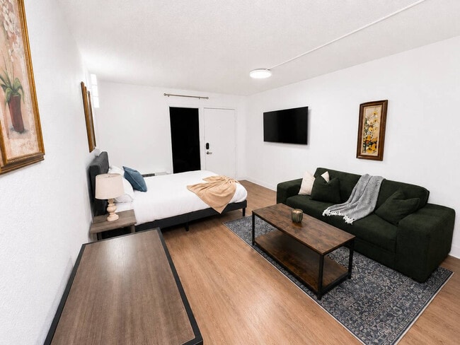 Building Photo - 824 Camino La Costa