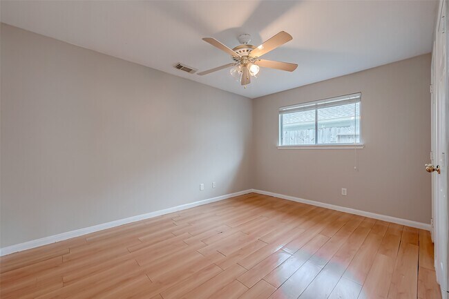 Building Photo - 8714 Pleasantbrook Dr