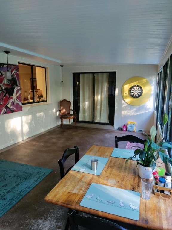 Building Photo - 4 Blaine Ct