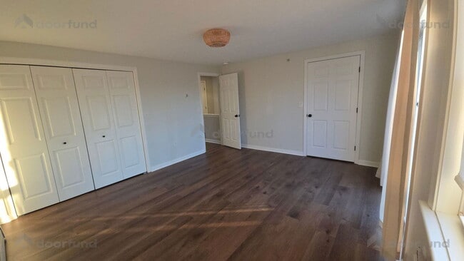 Building Photo - 62 Constitution Dr