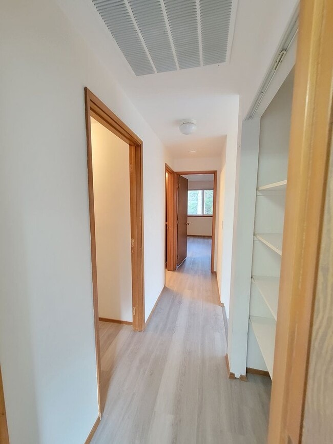 Building Photo - 2804 Pine Rd NE