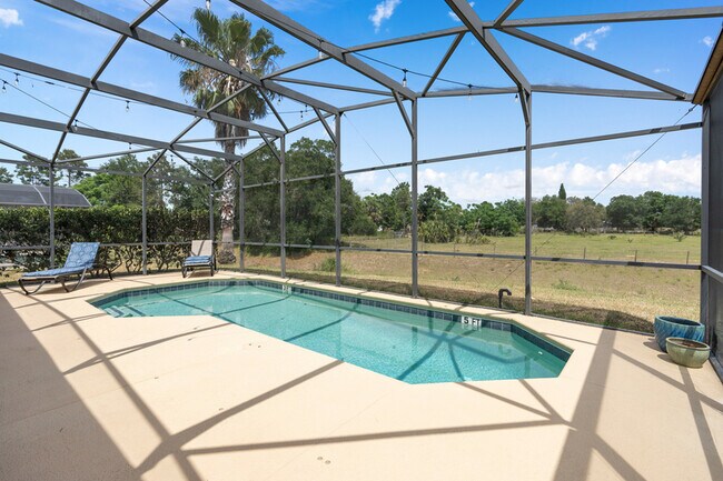 Building Photo - 825 Wildflower Rd