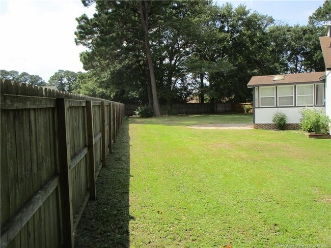 Building Photo - 2120 Lothbury Dr