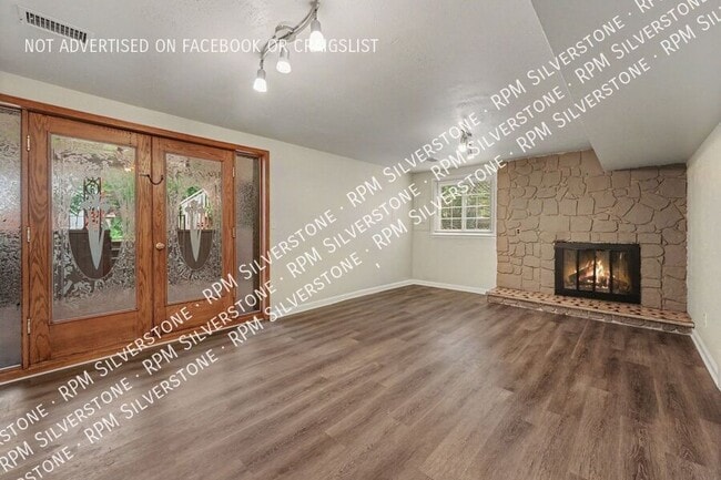 Building Photo - 547 Reed-