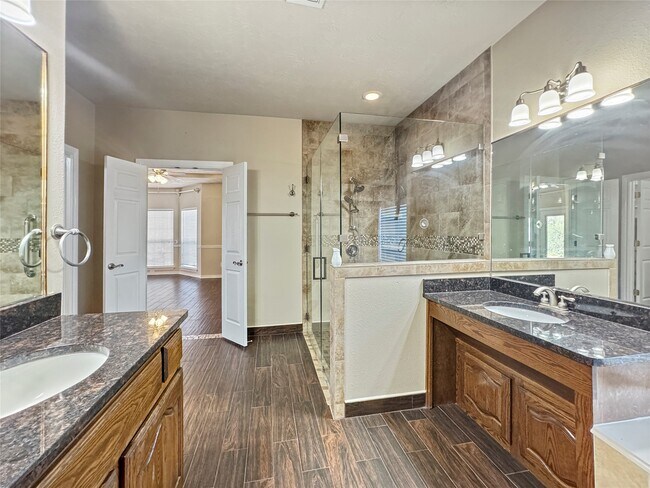 Building Photo - 25619 Canyon Crossing Dr