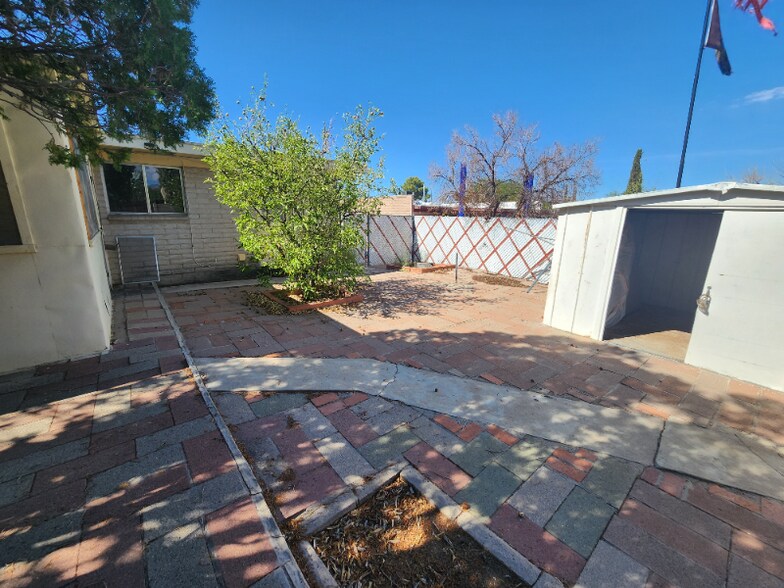 Building Photo - 1575 S Rocky Mountain Dr