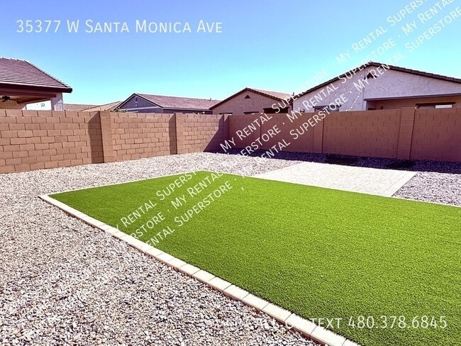 Building Photo - 35377 W Santa Monica Ave