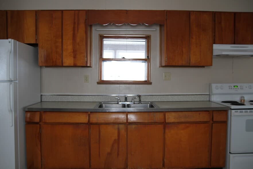 Kitchen - Unoccupied - 91 Sagamore St