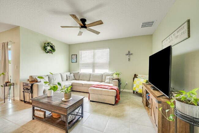 Building Photo - 4BR/2BA home located in Harvest Landing