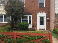 Building Photo - 8127 Community Dr