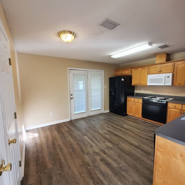 Building Photo - Charming Single-Story Haven: Your Ideal Rental Home in Valdosta, Georgia