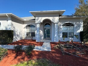 Building Photo - LakeFront Home in Haines City. Lawncare  Included