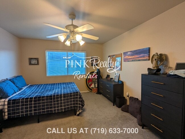 Building Photo - 870 Red Thistle View