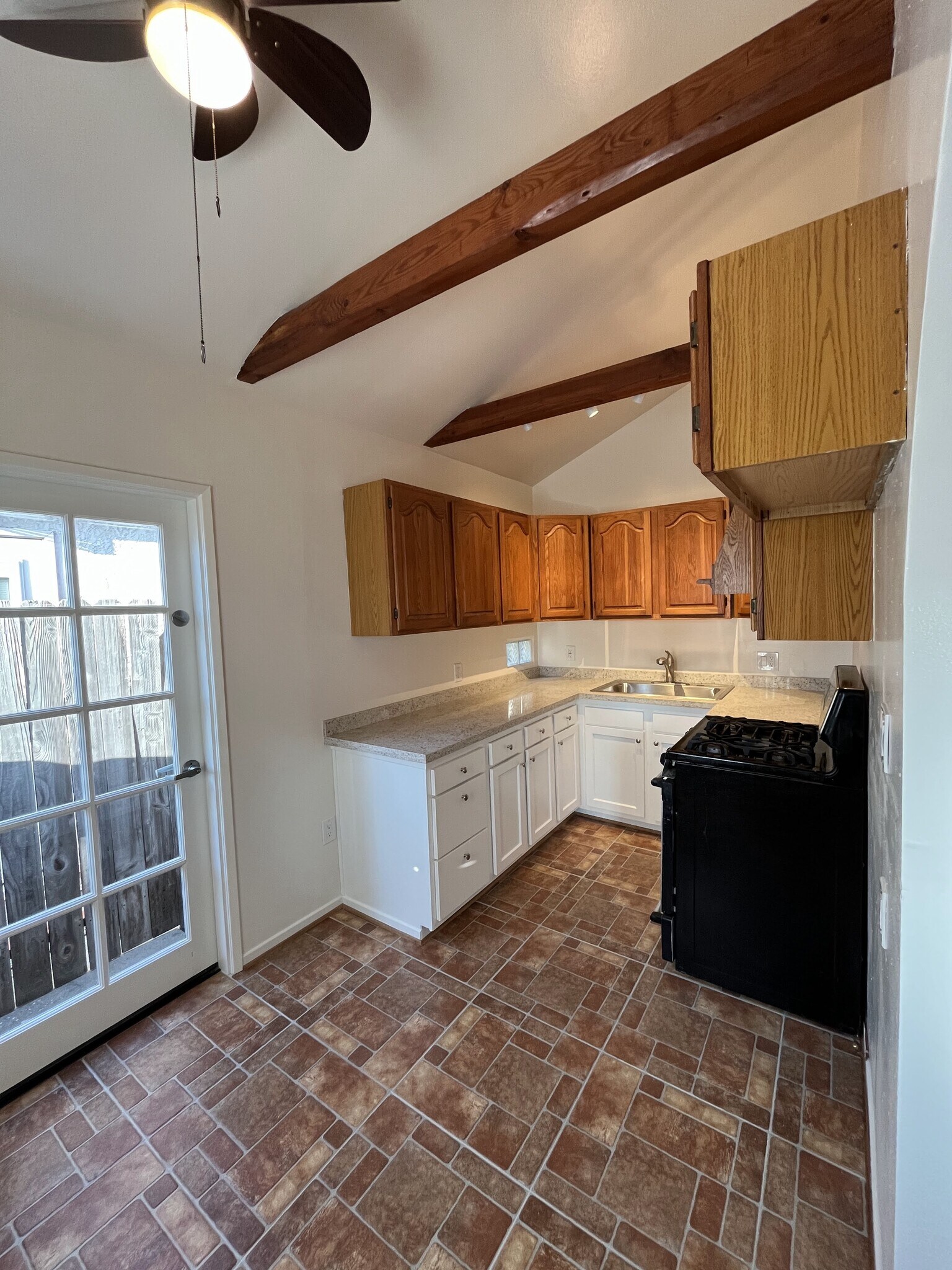 Kitchen - 256 17th St