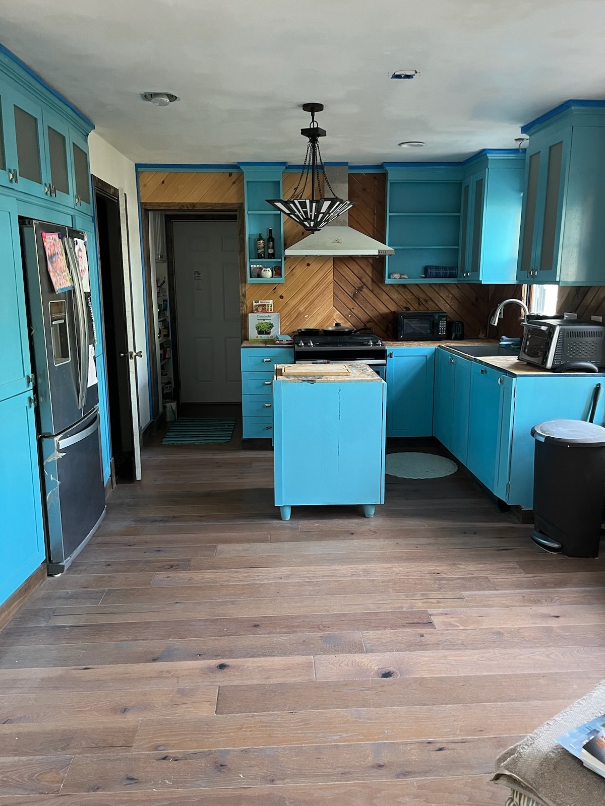 New kitchen , white tops are on now - 10426 Vistula Rd