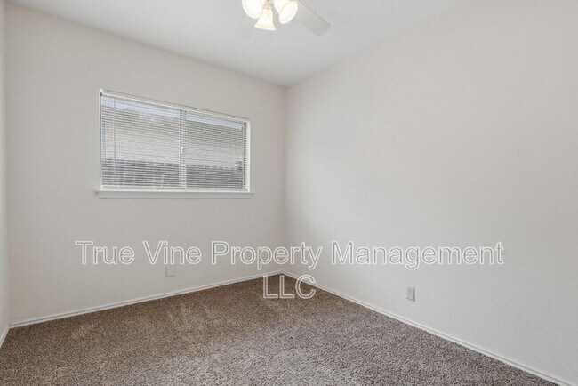Building Photo - 7911 Corona Ridge
