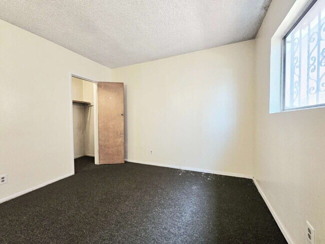Building Photo - Spacious 2-Bedroom Home with Large Yard!!!
