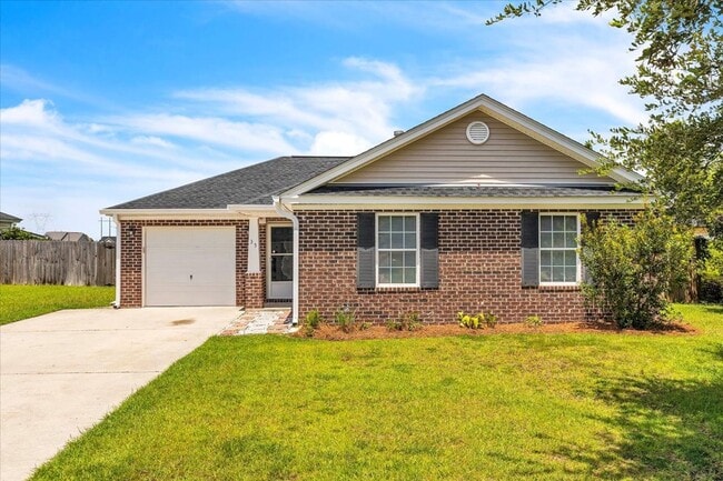 Primary Photo - Perfectly Located 3 Bed, 2 Bath Home in Li...