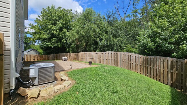 Building Photo - 1822 Swan Dr