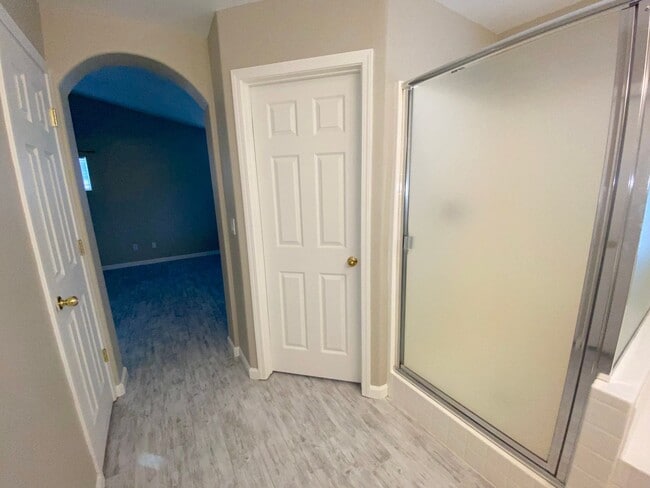 Building Photo - Sky Vista in Stead - Single Story Home with Fireplace and Mountain Views