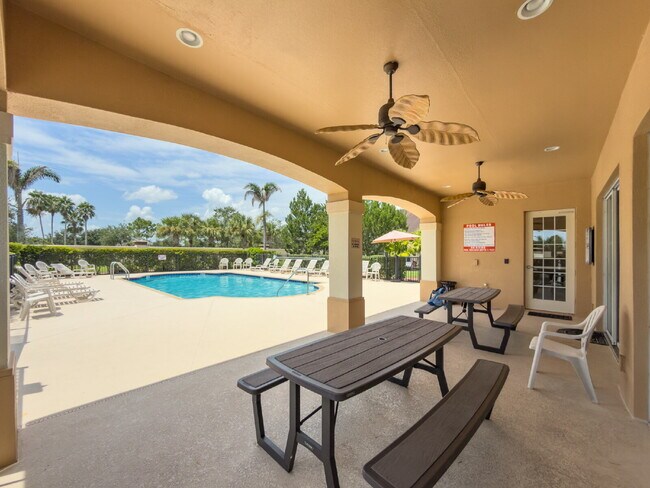 Building Photo - Beautiful 3/2 in desirable Stoneridge!