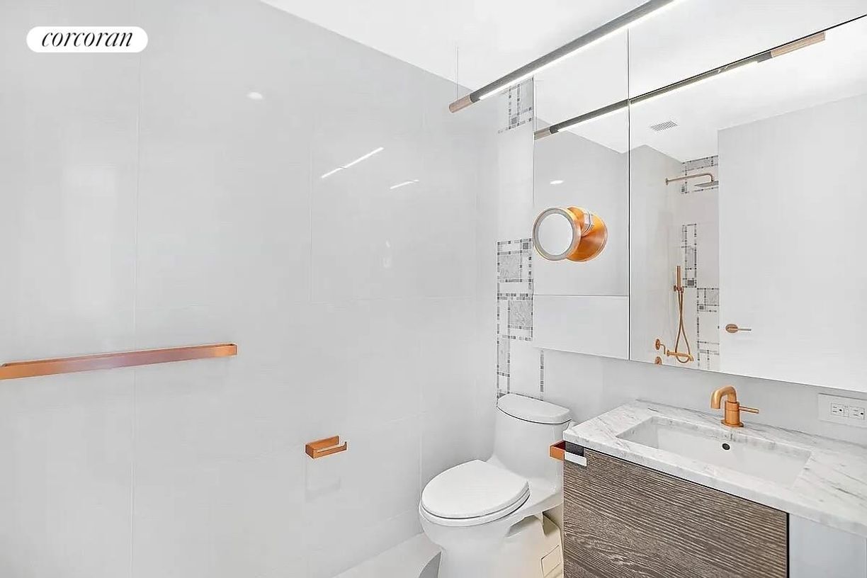 Building Photo - 138 Willoughby St