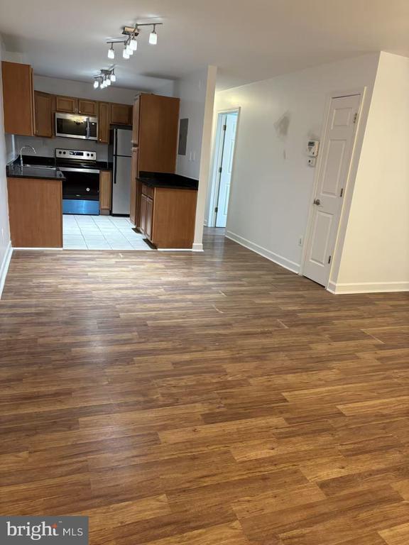 Building Photo - 1001 Marcy Ave