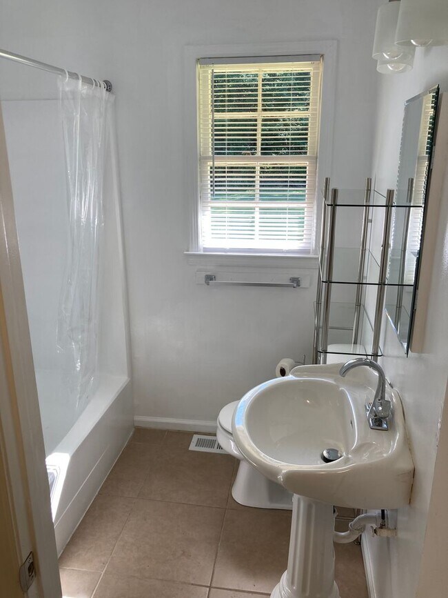 Building Photo - 3473/3475 Wax Rd.