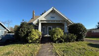 Building Photo - Charming 1922 Portland Original – 4-Bedroo...