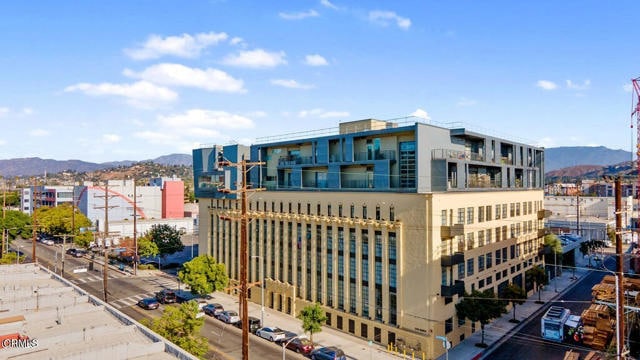 Building Photo - 200 N San Fernando Rd