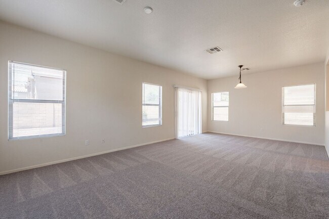 Building Photo - Great Location, 4 Bedrooms in Peoria!