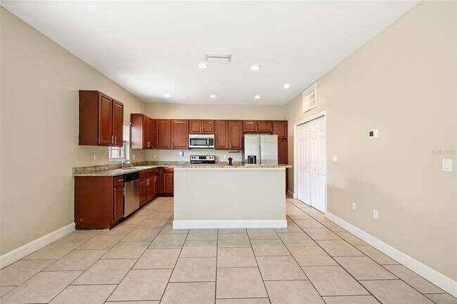 Building Photo - 1469 Salisbury Dr