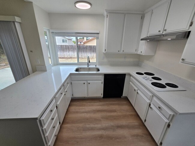 Building Photo - Rancho Penasquitos 2-story. 4 br., 3 ba.