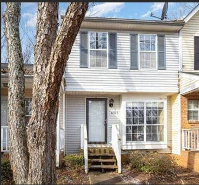 Primary Photo - Coming Soon! 2 Bedroom Townhouse