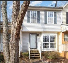 Building Photo - Coming Soon! 2 Bedroom Townhouse