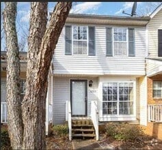 Building Photo - Coming Soon! 2 Bedroom Townhouse