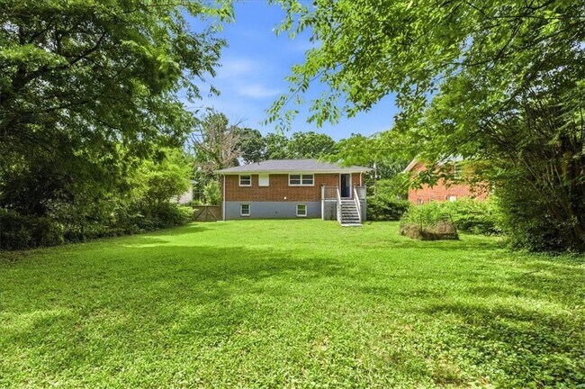 Building Photo - 2705 Lincoln Ct NW