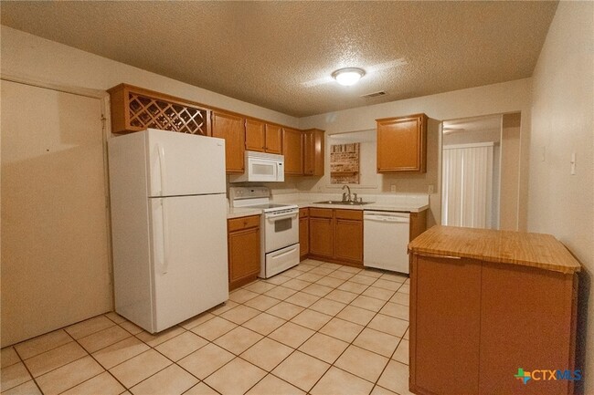 Building Photo - 1301 Westway Dr