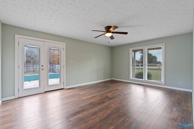 Building Photo - 15153 New Cut Rd