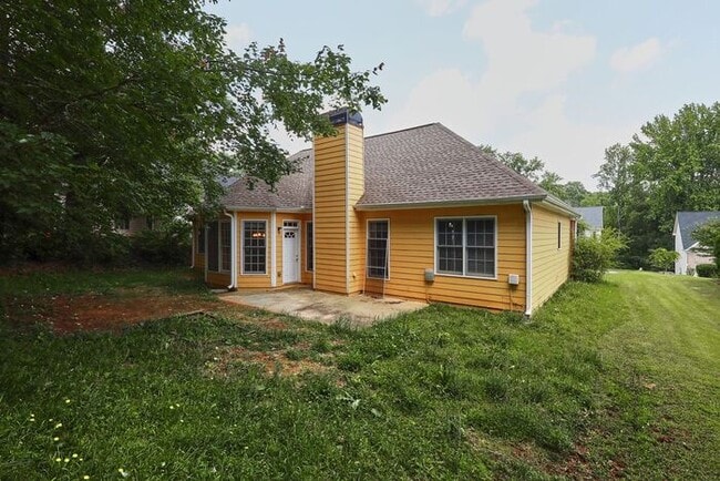 Building Photo - 510 MacLand Dr