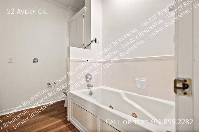 Building Photo - 52 Avery Cir