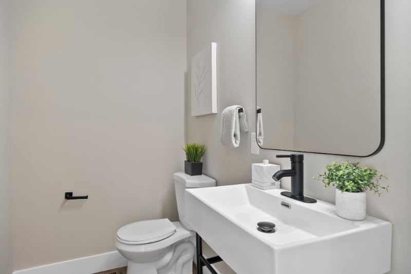 Building Photo - 1629 Forest Ave