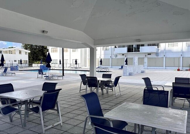 Building Photo - 2750 NE 183rd St